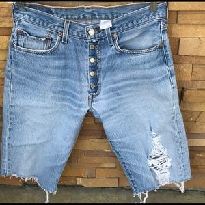 Levi’s Distressed 501 Shorts Size 34